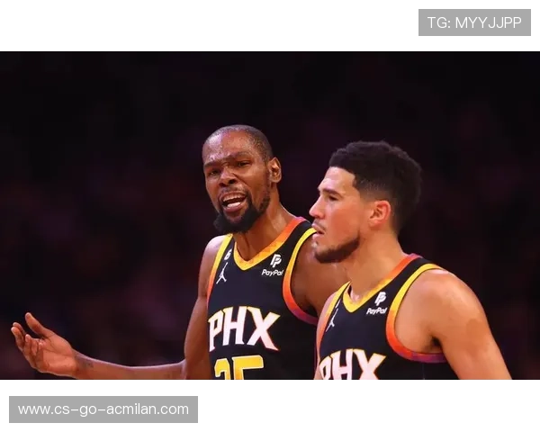 布克谈击败马刺展望连胜目标称球队更衣室氛围积极团结 布克谈击败马刺展望连胜目标称球队更衣室氛围积极团结