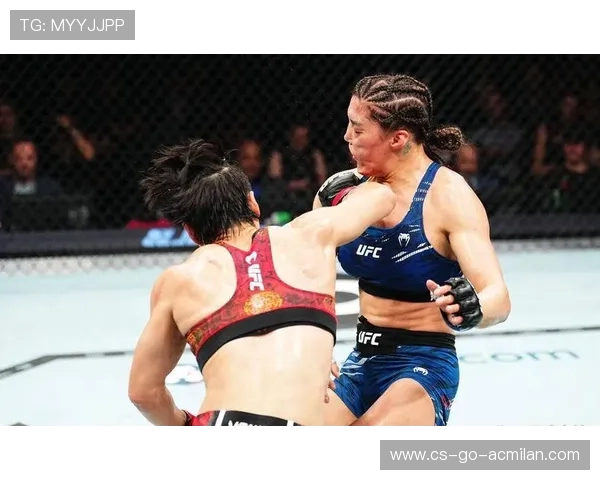 UFC张伟丽拳腿组合训练更凶猛:开启巅峰之路的新篇章 UFC张伟丽拳腿组合训练更凶猛:开启巅峰之路的新篇章