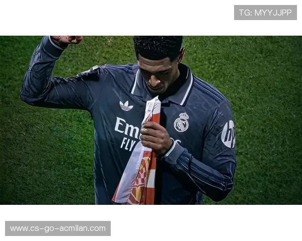 贝林厄姆连续突破吸引防守,皇马中路空间被打开